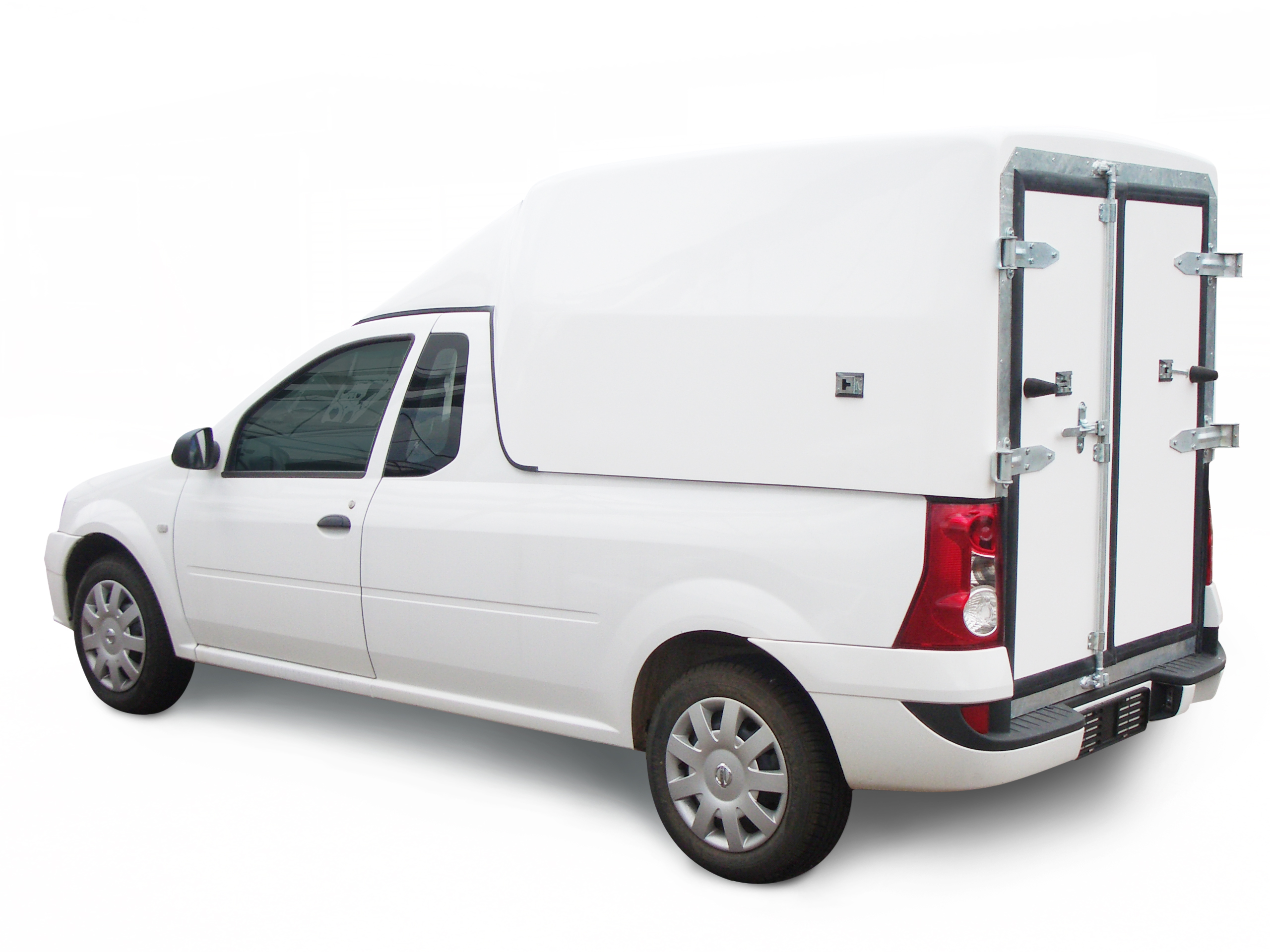 Nissan-NP200-Cabover-20150817-001